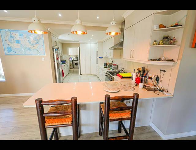 3 BEDROOM HOUSE FOR SALE IN BLUE MOUNTAIN VILLAGE